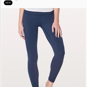 ISO NAVY BLUE OR BLACK CHERRY LULULEMON SIZE 4